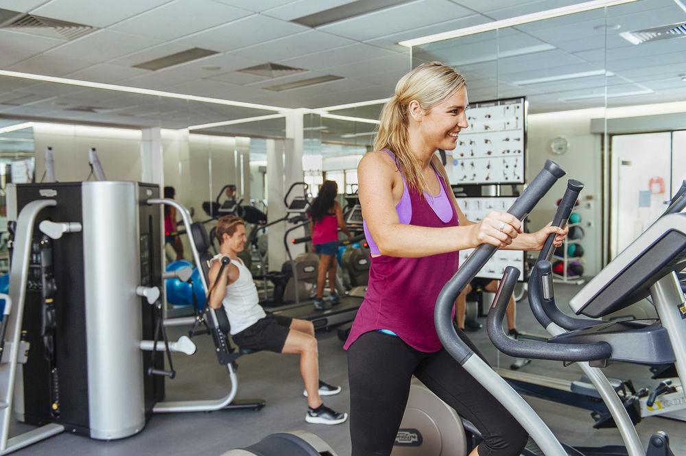 Stamford Plaza Adelaide Hotell Exteriör bild A woman on a cross trainer