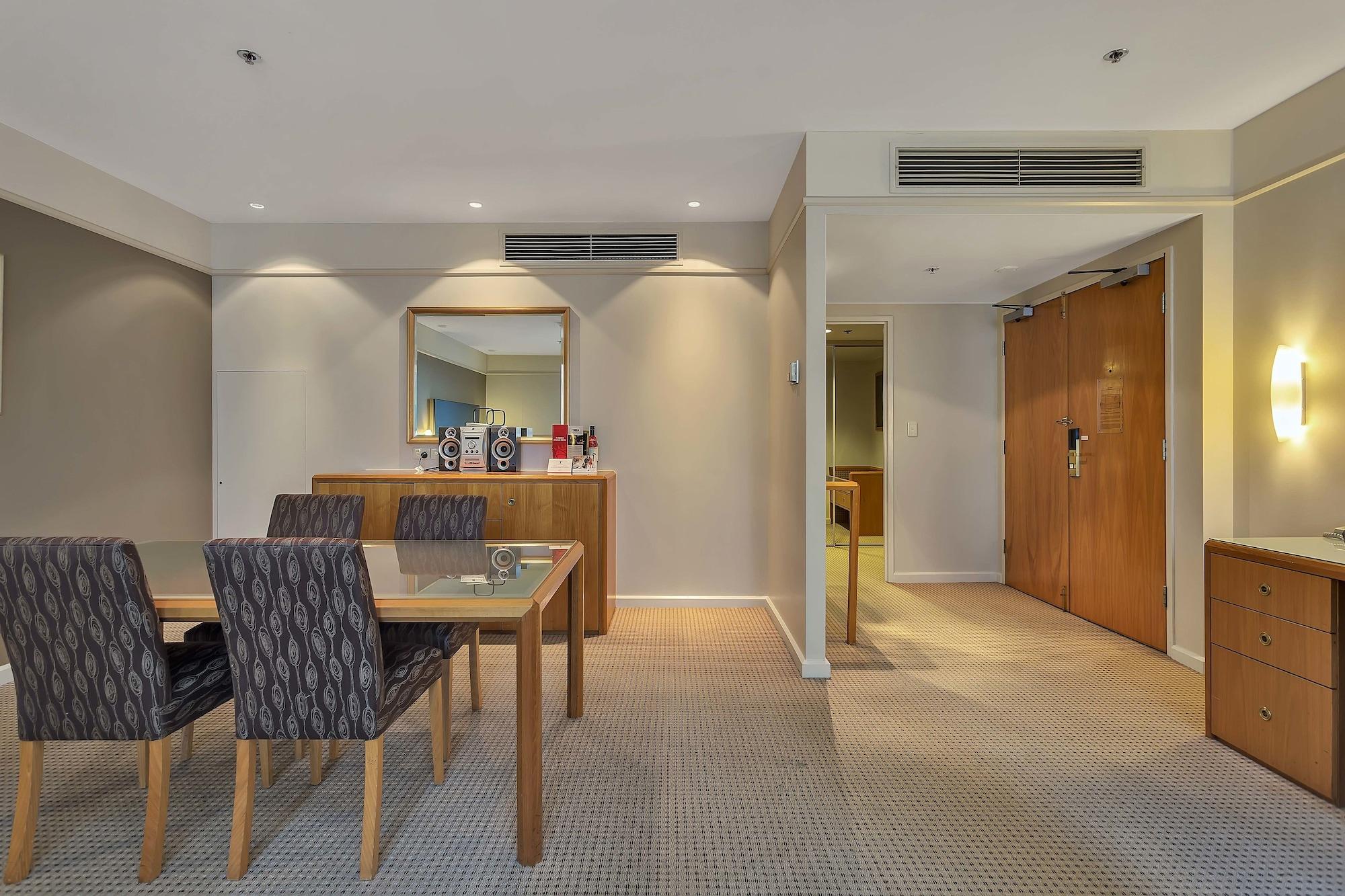 Stamford Plaza Adelaide Hotell Exteriör bild A suite at the hotel
