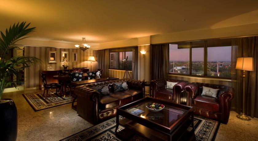 Stamford Plaza Adelaide Hotell Exteriör bild A suite at the Four Seasons Hotel, Cairo