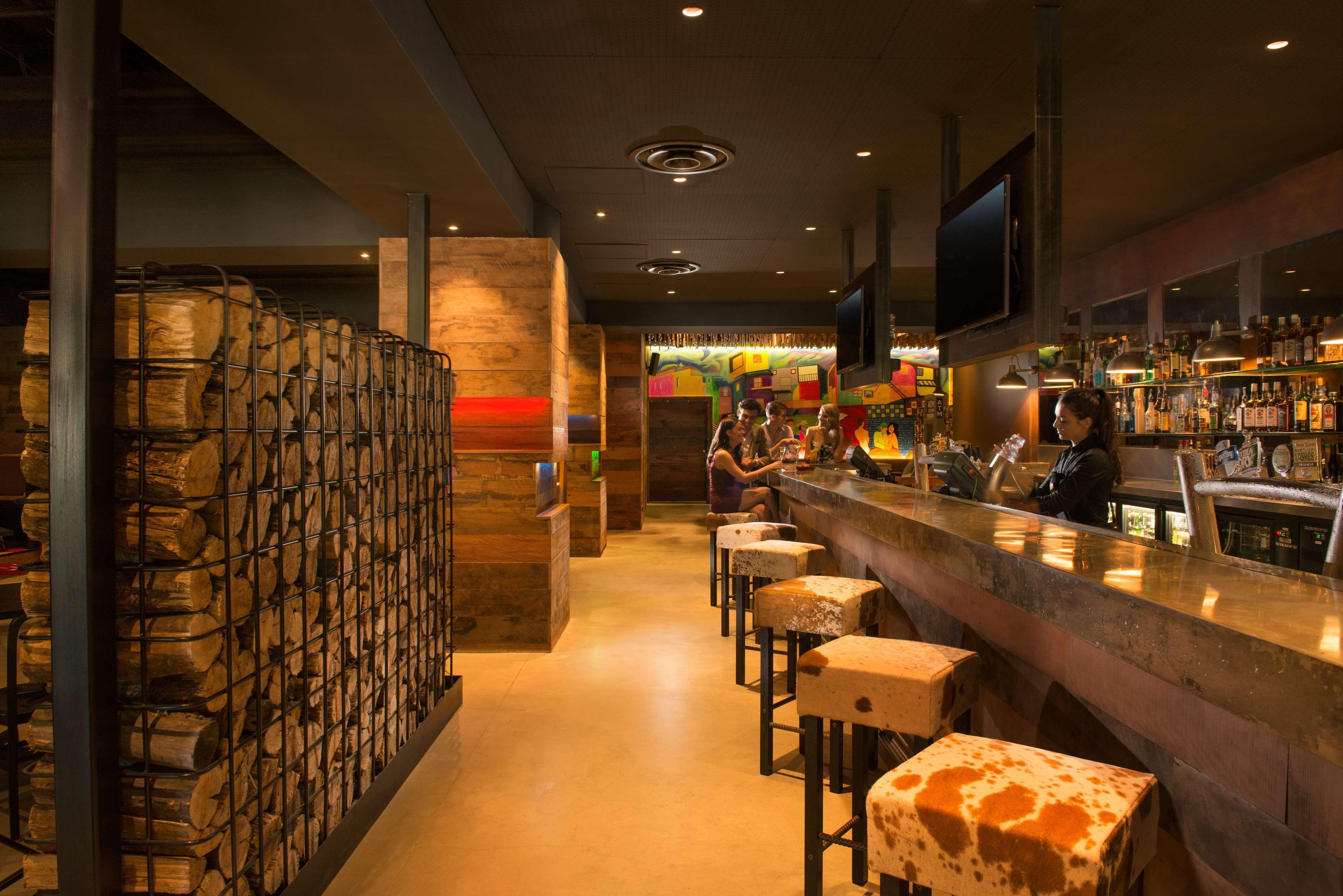 Stamford Plaza Adelaide Hotell Exteriör bild Interior of a typical restaurant